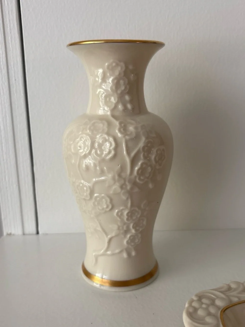 Lenox Cream Ceramic Floral Relief Vase Set with Gold Trim Accent